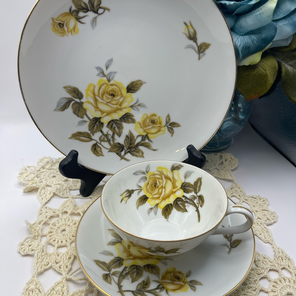 Vintage 1958 Harmony House Trio, Plate& Cup& Saucer, Yellow Rose Japan